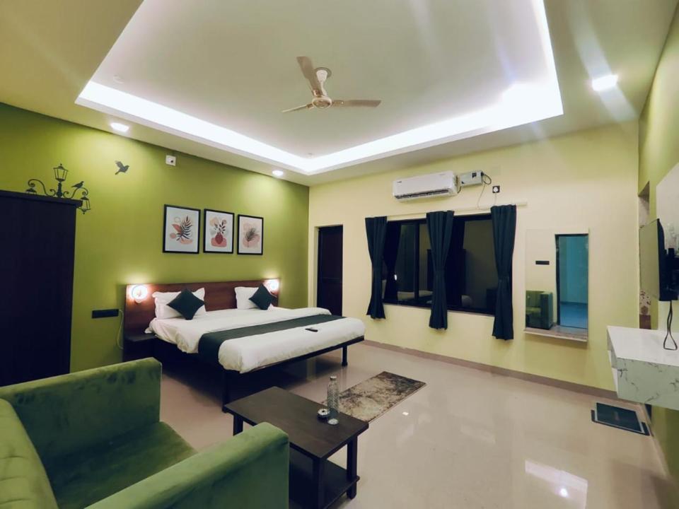 Emerald Euphoria The Luxury Stay Near Infocity Best Seller บูบันเนสชวาร์ ภายนอก รูปภาพ