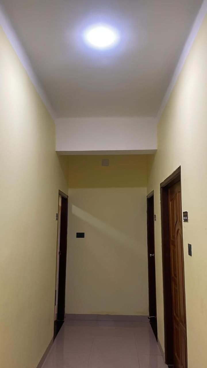 Emerald Euphoria The Luxury Stay Near Infocity Best Seller บูบันเนสชวาร์ ภายนอก รูปภาพ