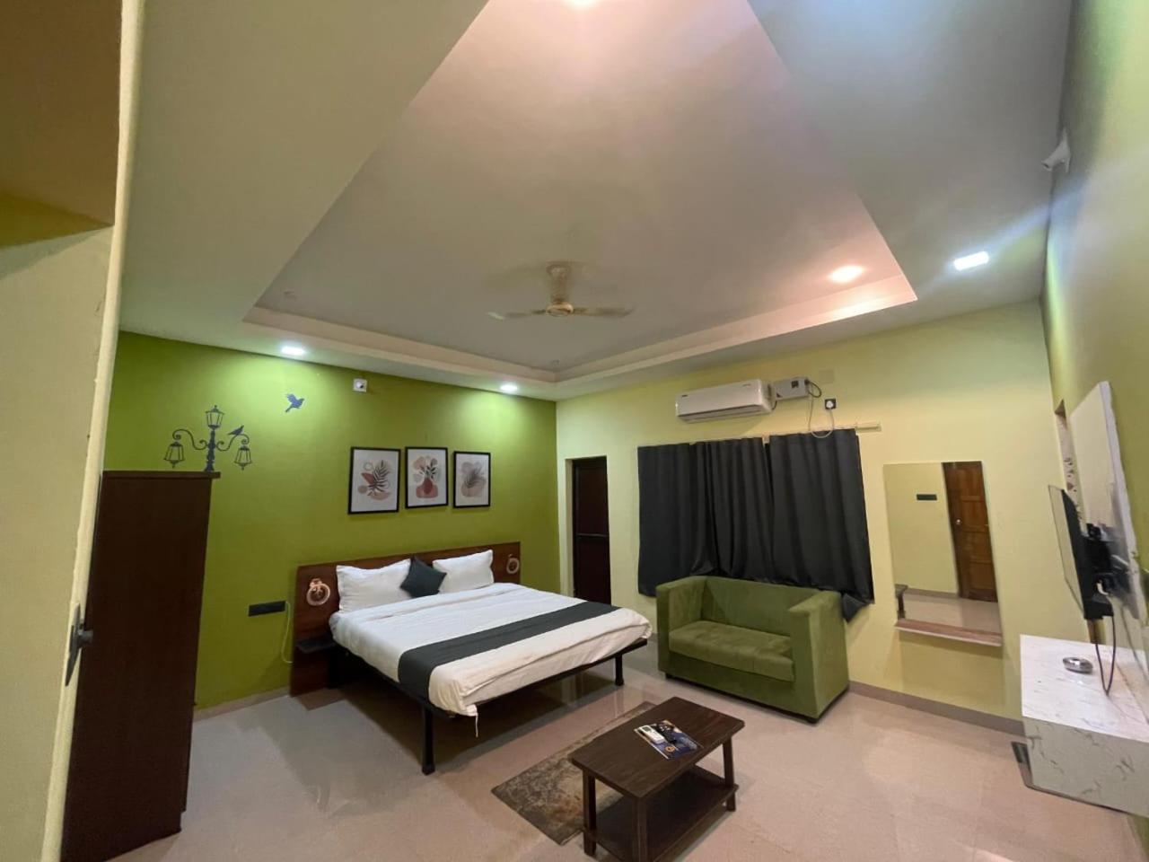 Emerald Euphoria The Luxury Stay Near Infocity Best Seller บูบันเนสชวาร์ ภายนอก รูปภาพ
